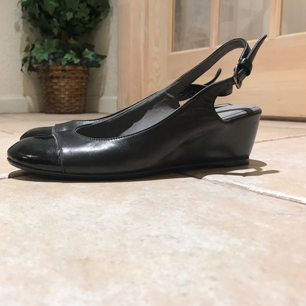 Stuart Weitzman Black Wedge Cap Toe Heels 7.5W